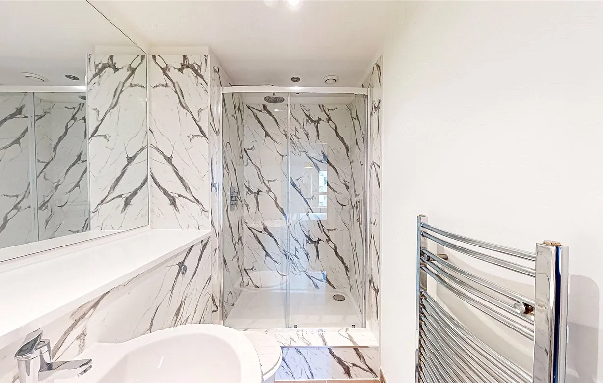 2 bedroom apartment to rent - Bentley Hurst