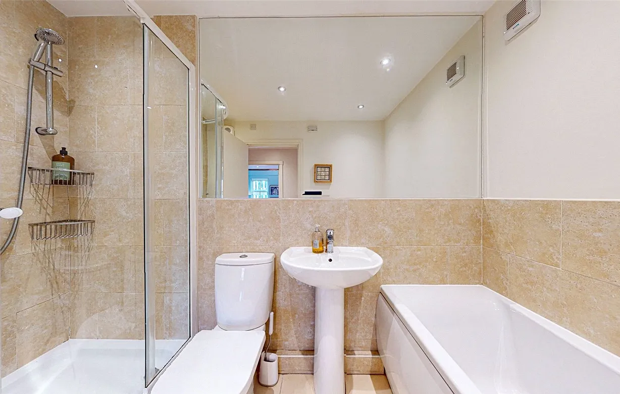 2 bedroom apartment for sale - Bentley Hurst