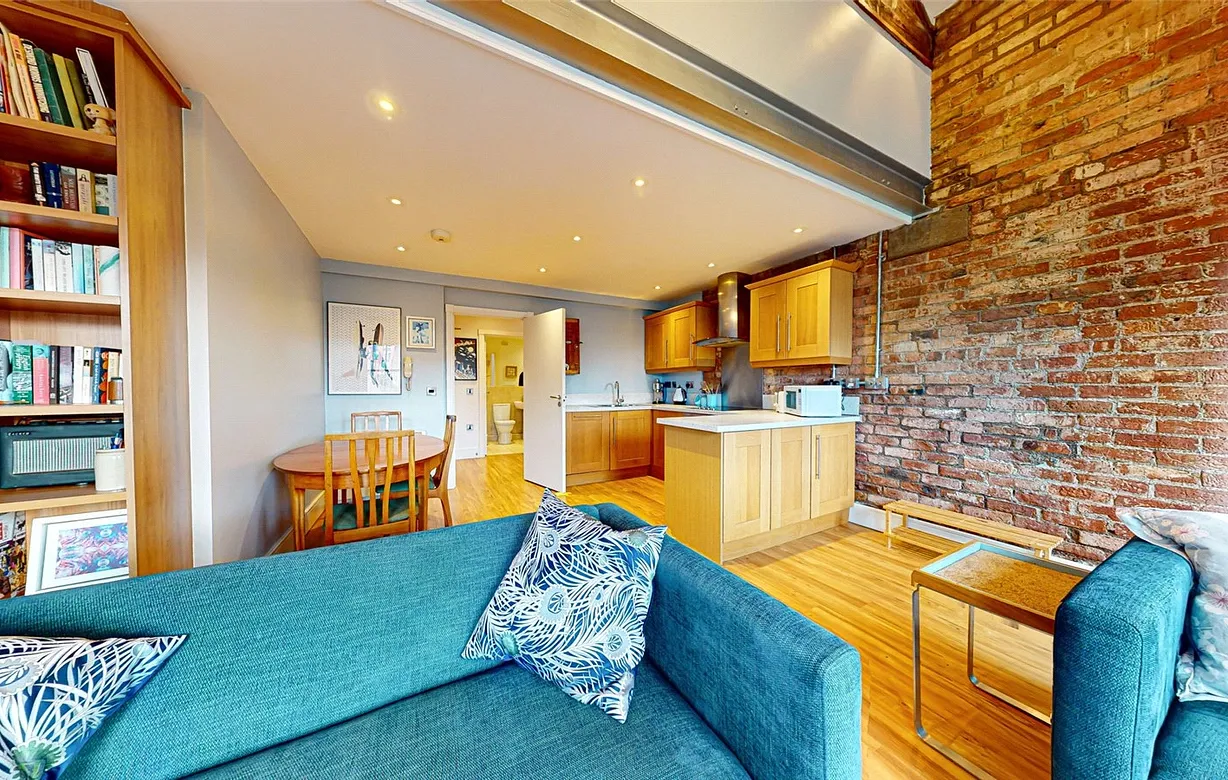 2 bedroom apartment for sale - Bentley Hurst