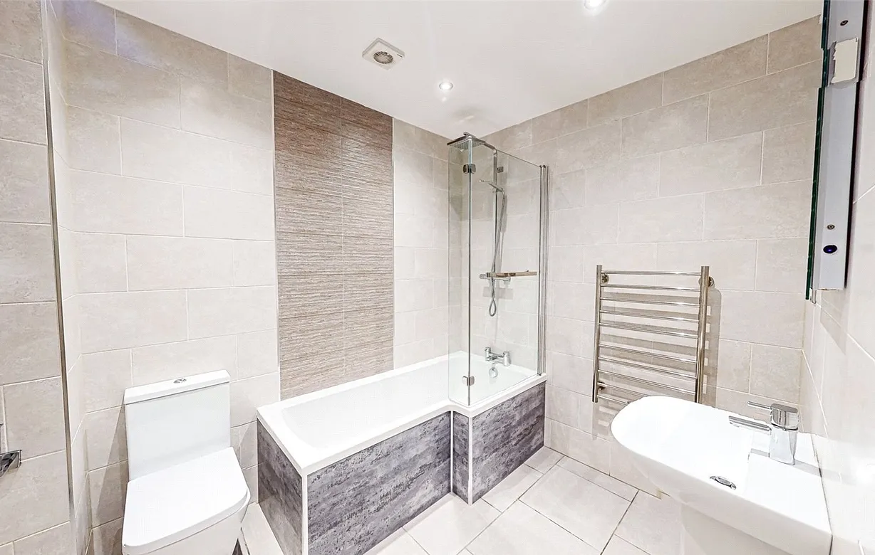 2 bedroom apartment to rent - Bentley Hurst