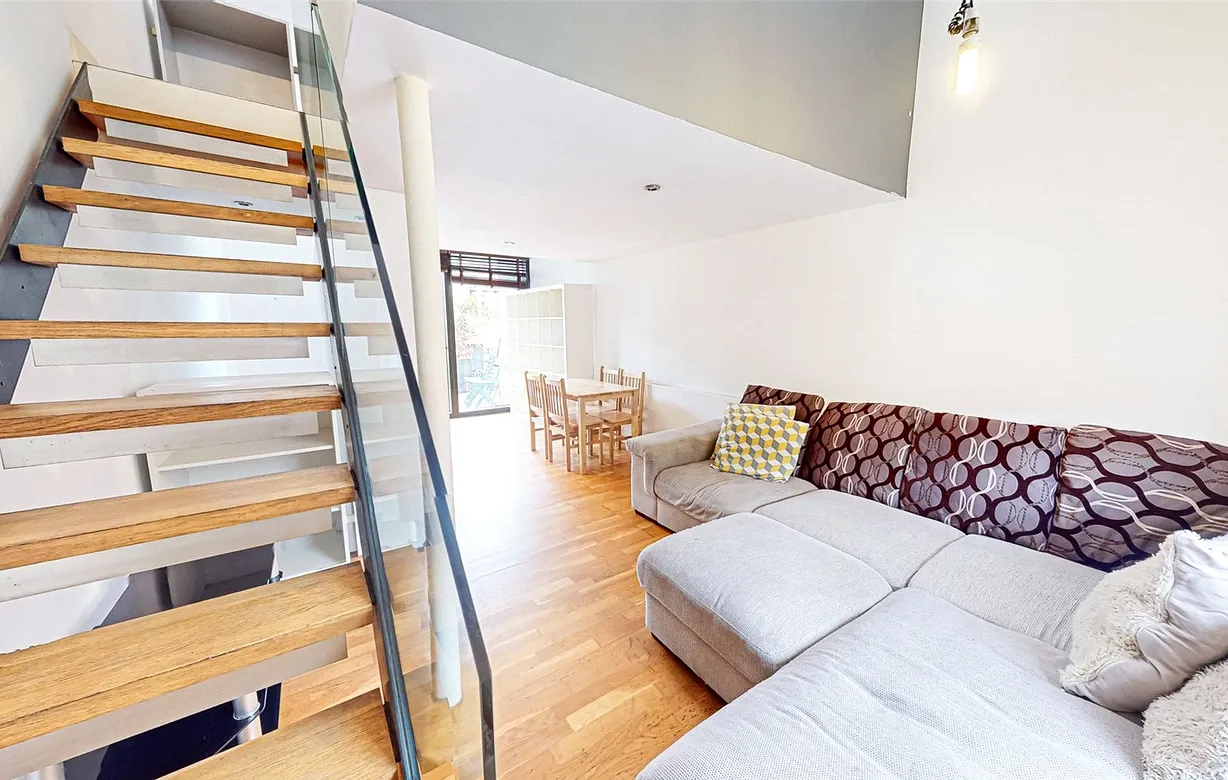 2 bedroom house to rent - Bentley Hurst