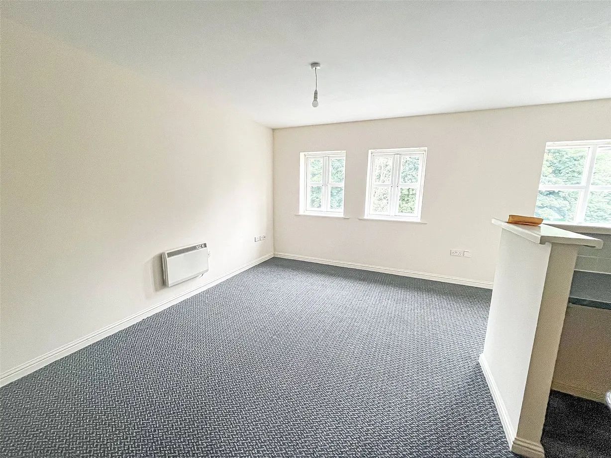 2 bedroom apartment to rent - Bentley Hurst