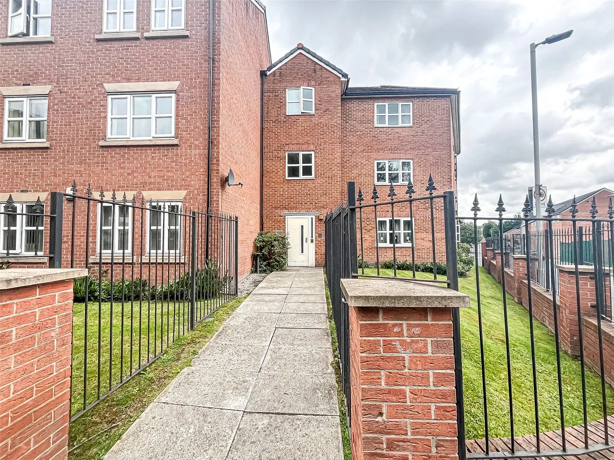 2 bedroom apartment to rent - Bentley Hurst