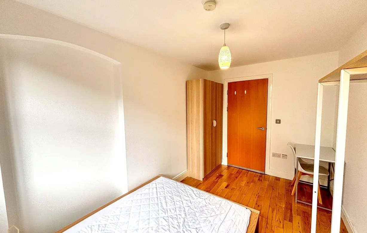 2 bedroom apartment to rent - Bentley Hurst