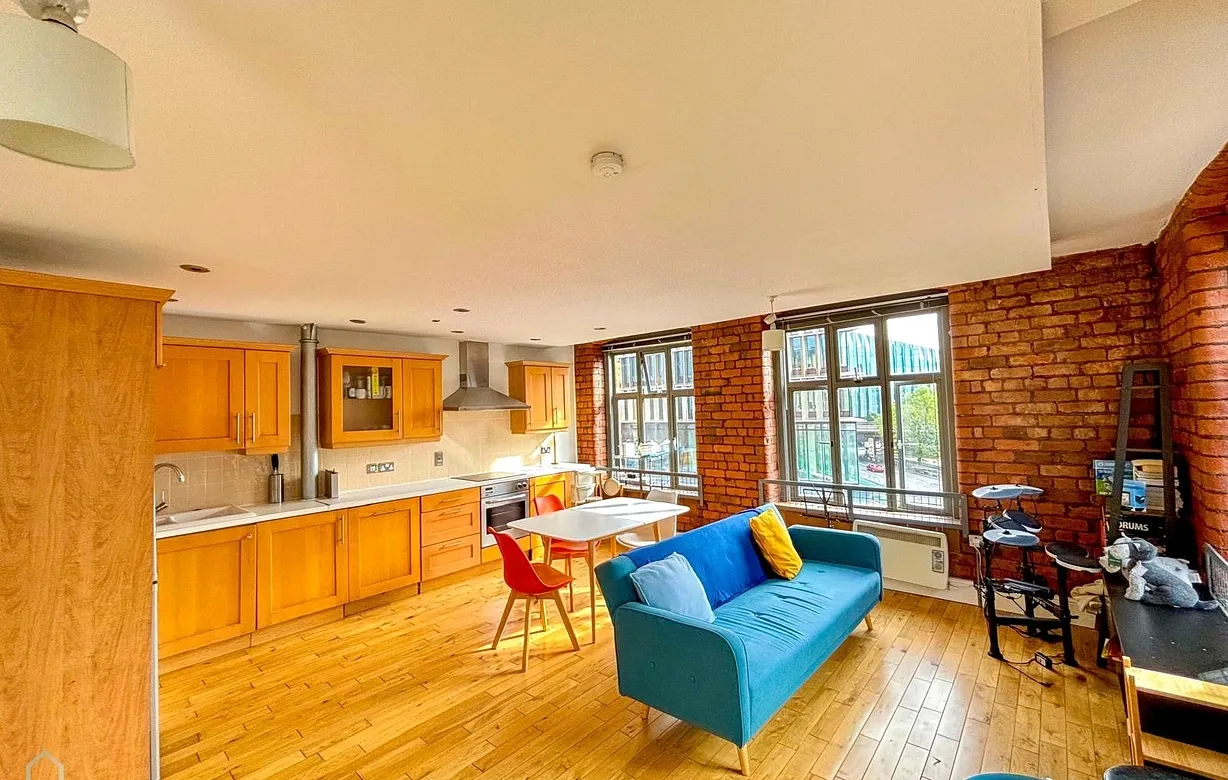 2 bedroom apartment to rent - Bentley Hurst