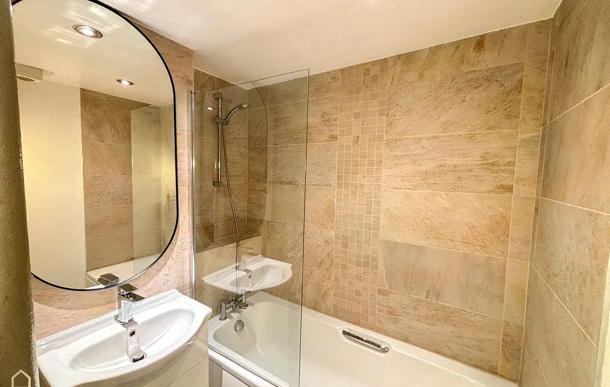 2 bedroom apartment to rent - Bentley Hurst