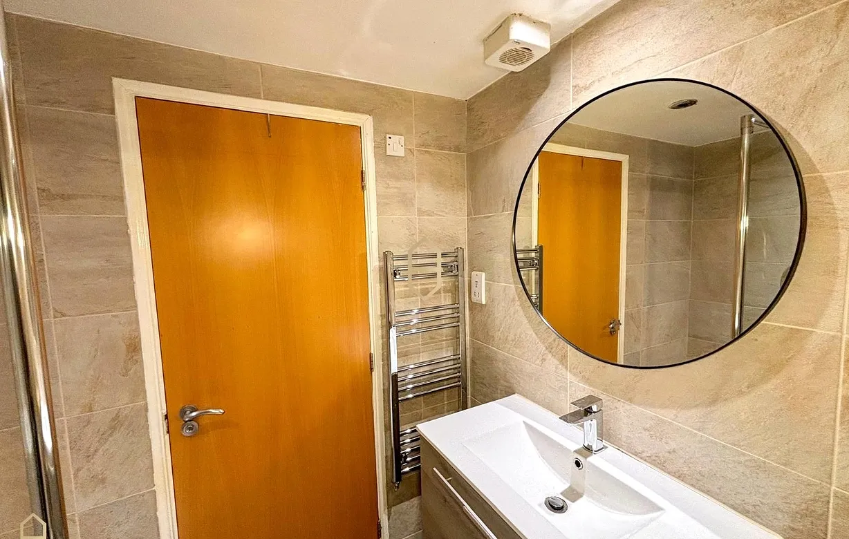 2 bedroom apartment to rent - Bentley Hurst