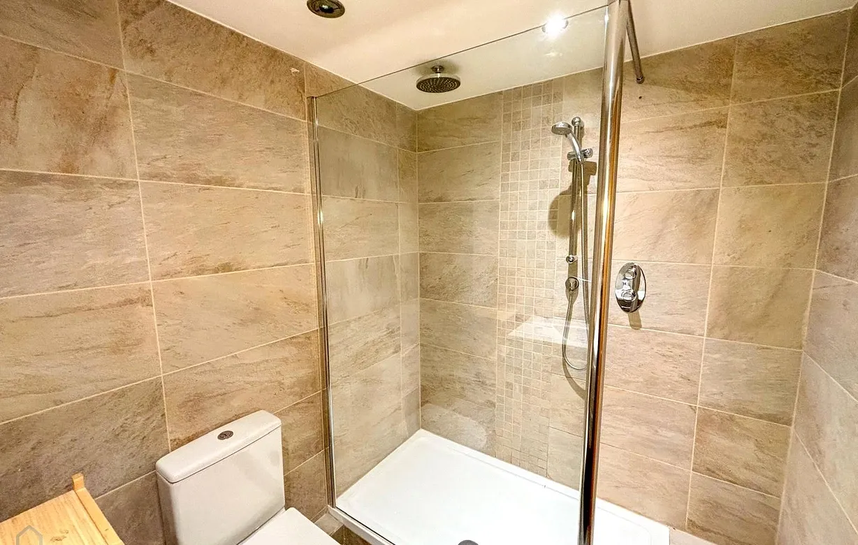 2 bedroom apartment to rent - Bentley Hurst