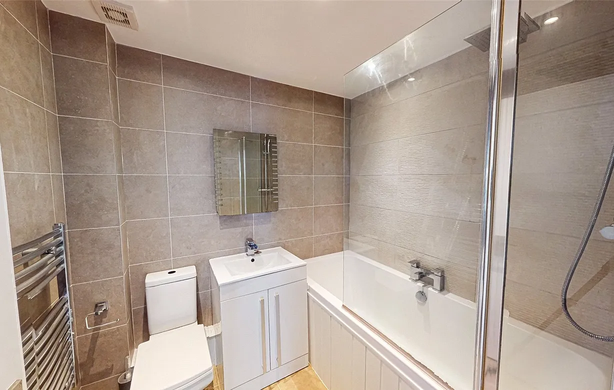 3 bedroom apartment to rent - Bentley Hurst