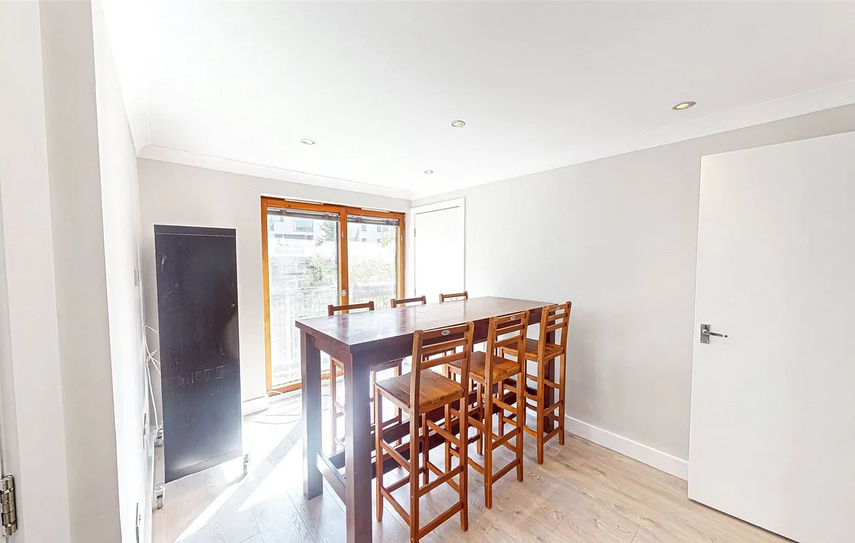 3 bedroom apartment to rent - Bentley Hurst