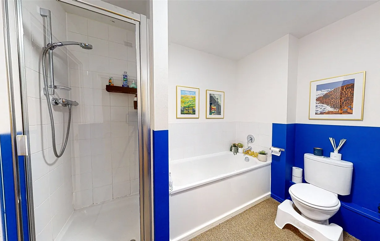 2 bedroom apartment for sale - Bentley Hurst