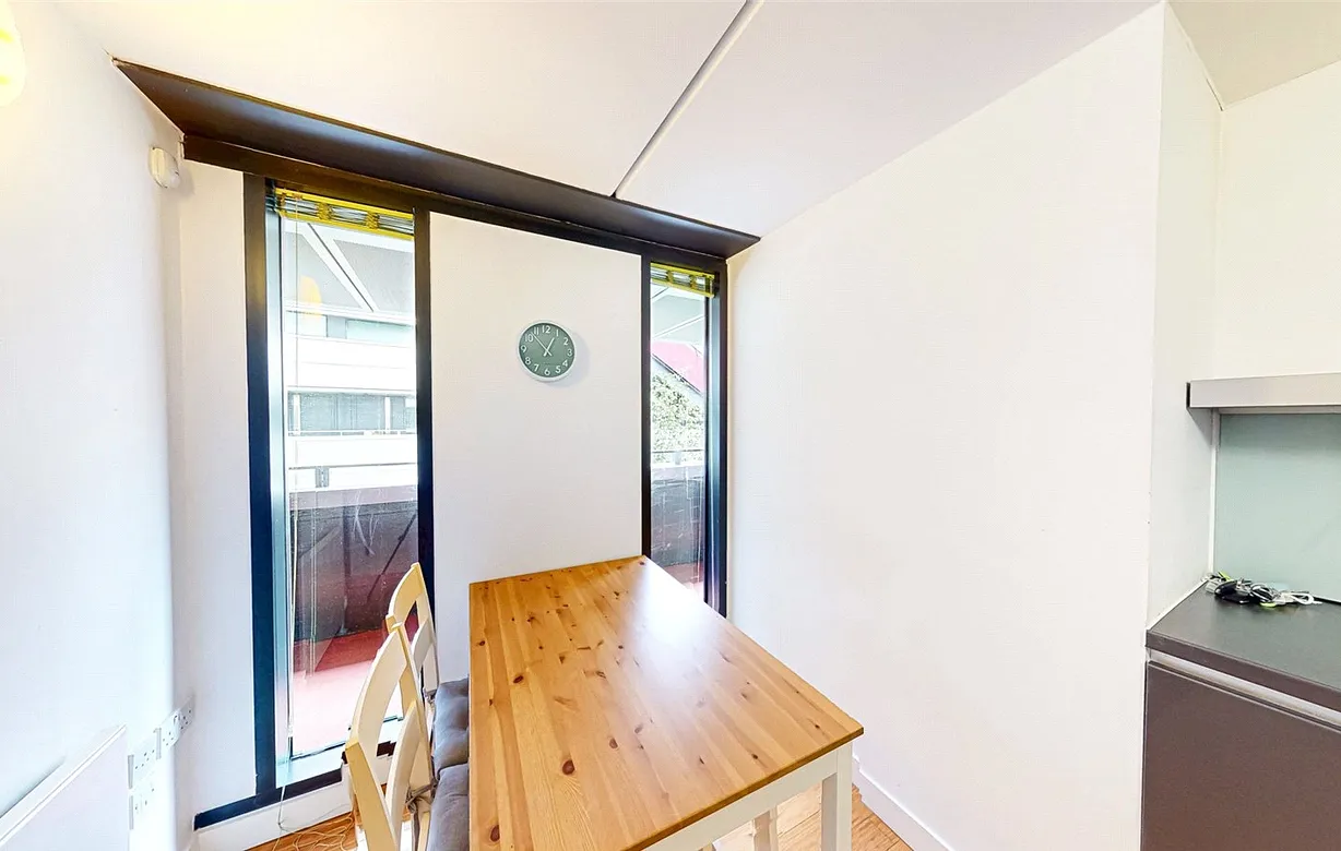 2 bedroom apartment to rent - Bentley Hurst