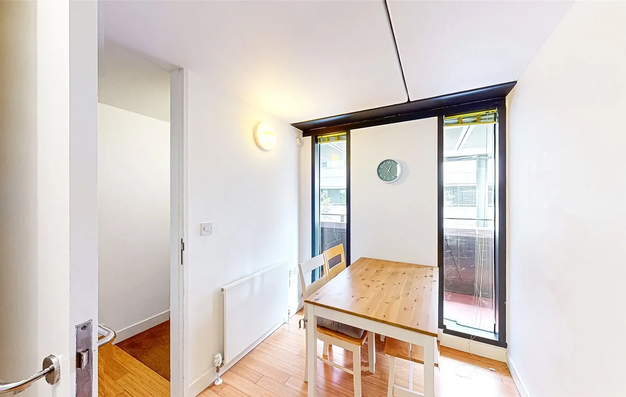 2 bedroom apartment to rent - Bentley Hurst