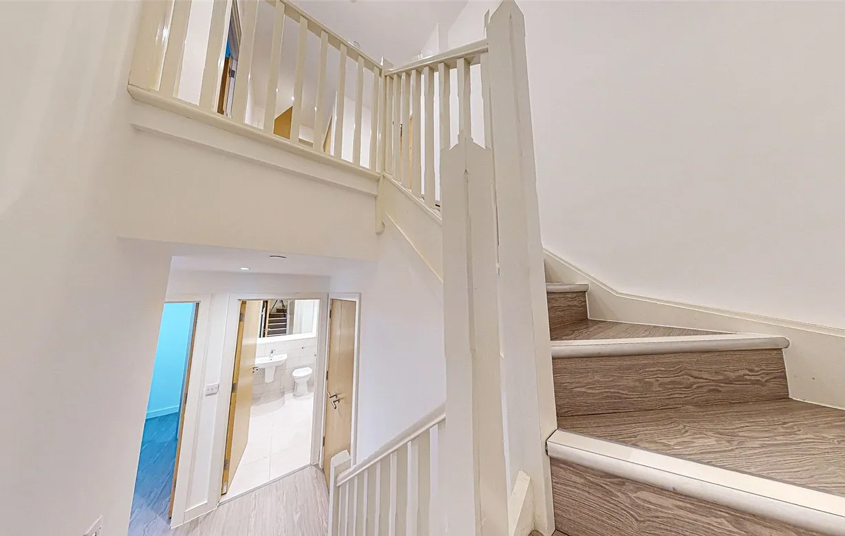 2 bedroom townhouse for sale - Bentley Hurst