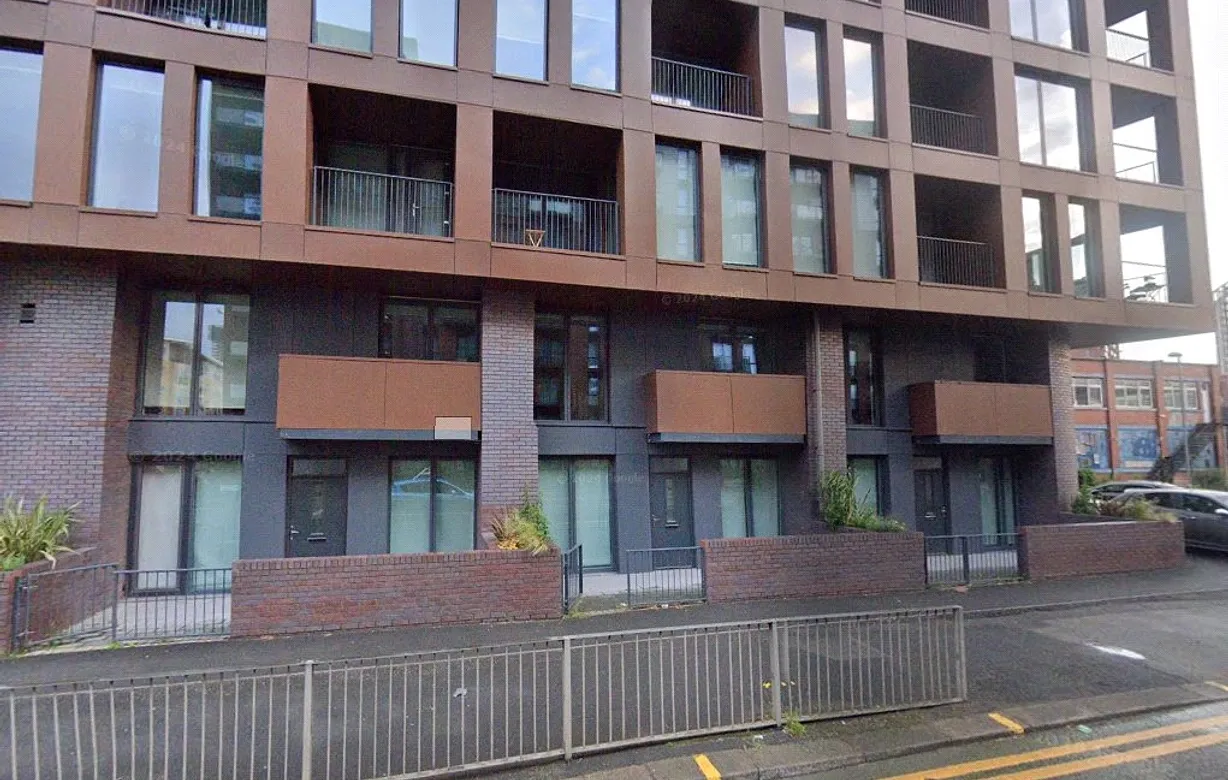 2 bedroom townhouse for sale - Bentley Hurst