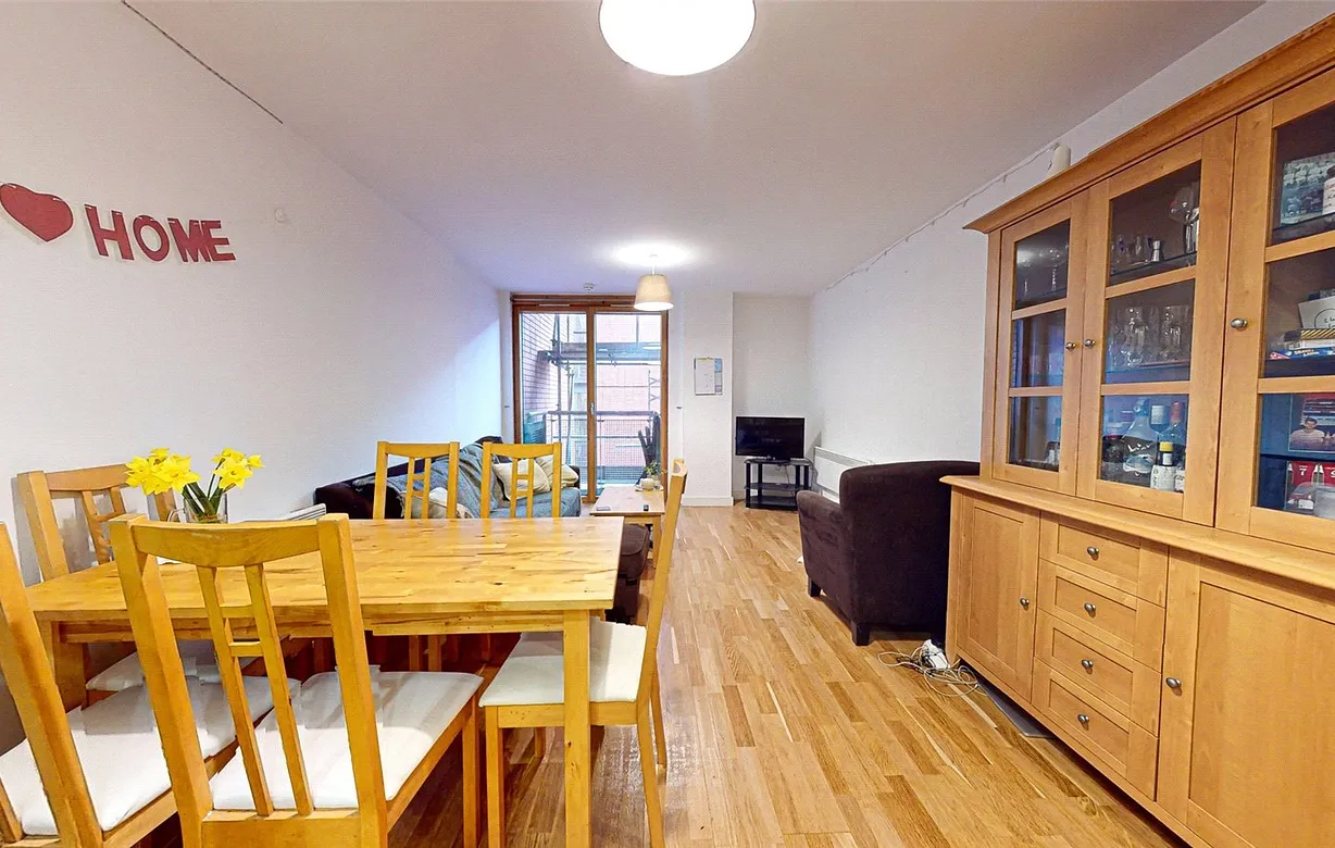 2 bedroom apartment to rent - Bentley Hurst