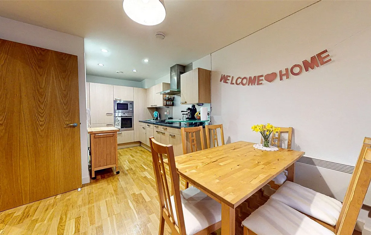 2 bedroom apartment to rent - Bentley Hurst