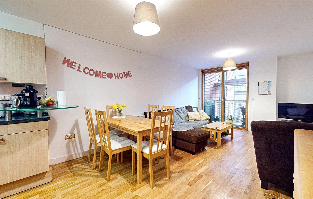 2 bedroom apartment to rent - Bentley Hurst