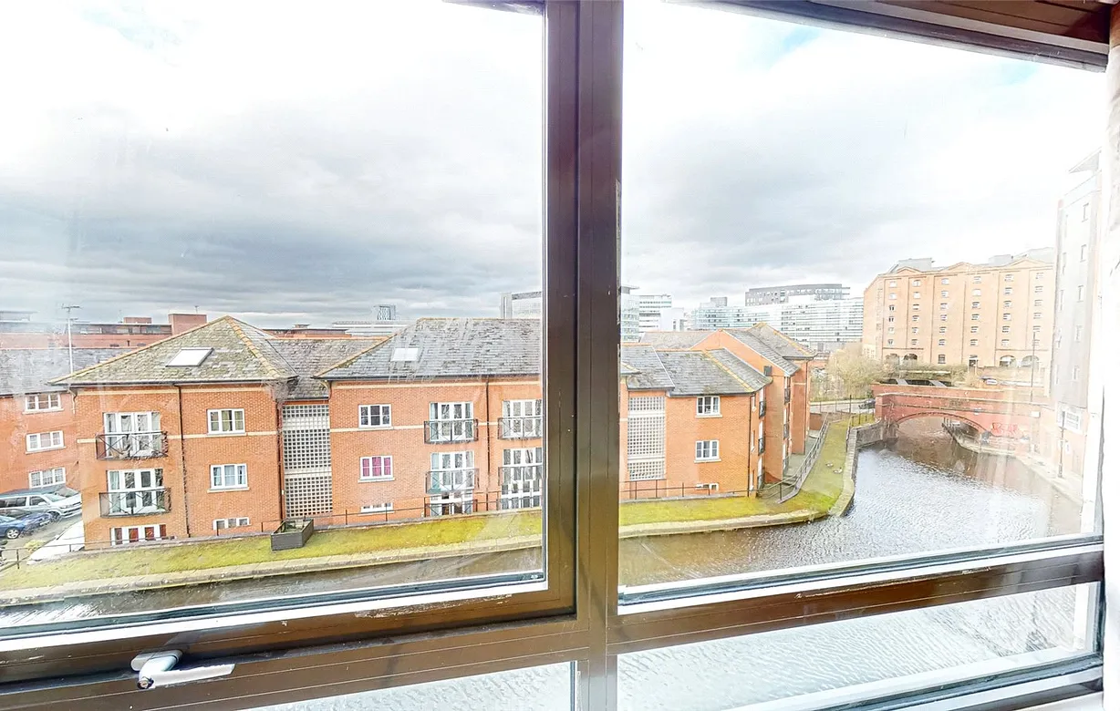 2 bedroom apartment to rent - Bentley Hurst