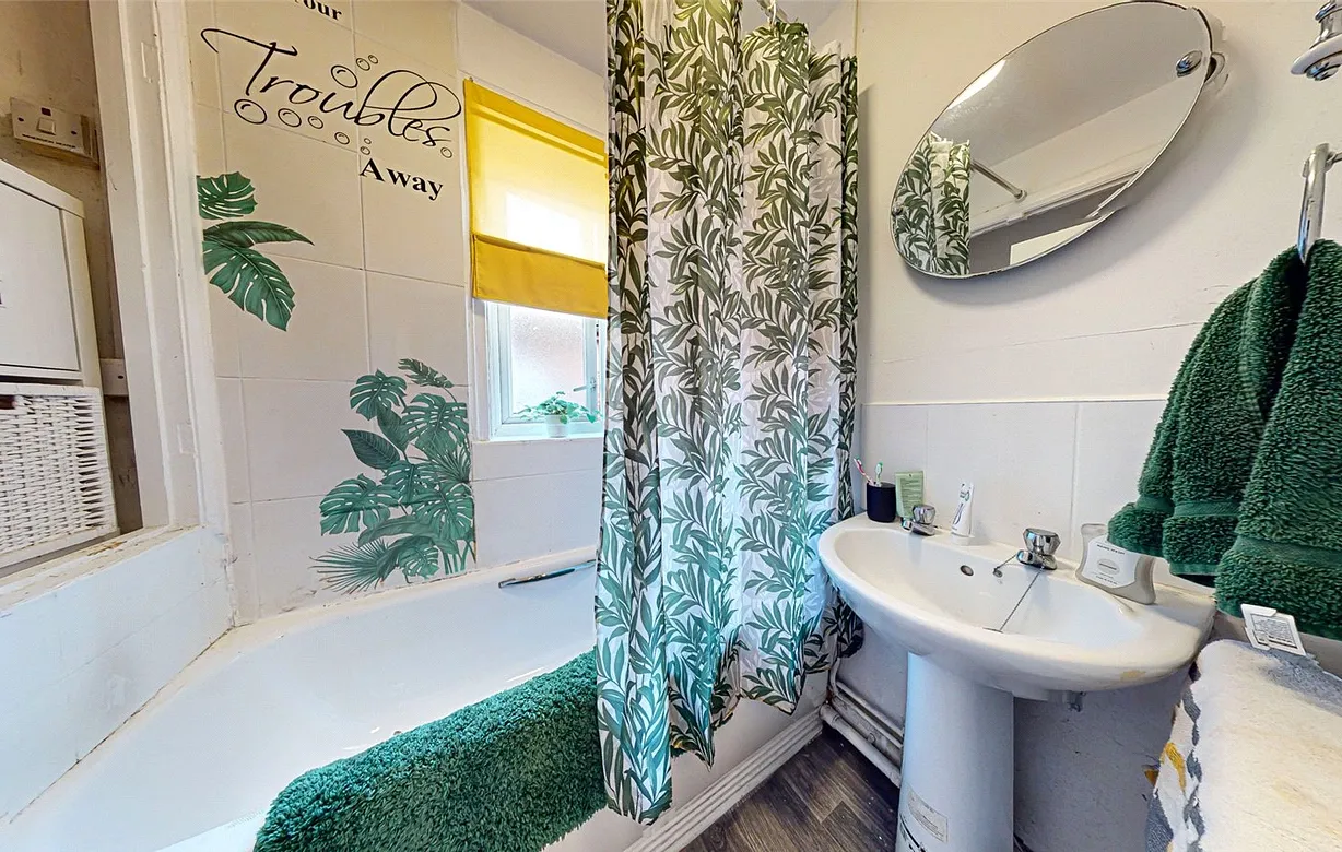 3 bedroom house for sale - Bentley Hurst