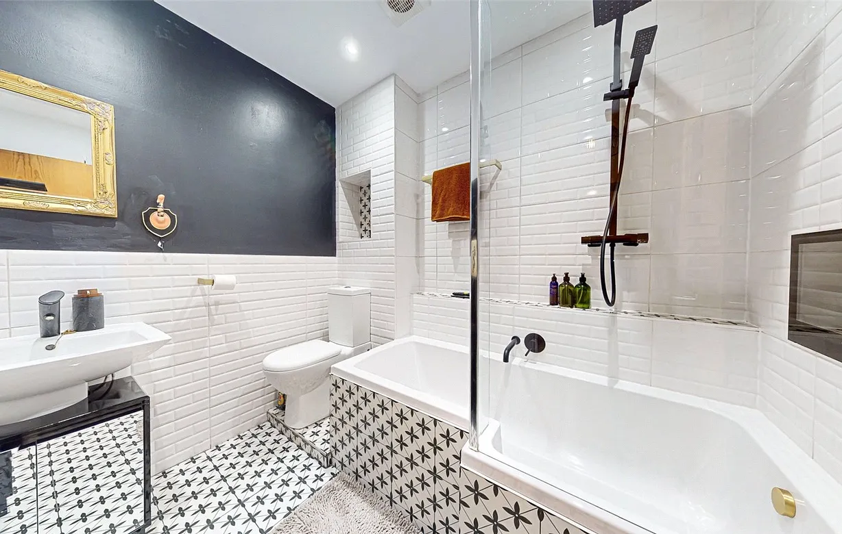 2 bedroom apartment for sale - Bentley Hurst