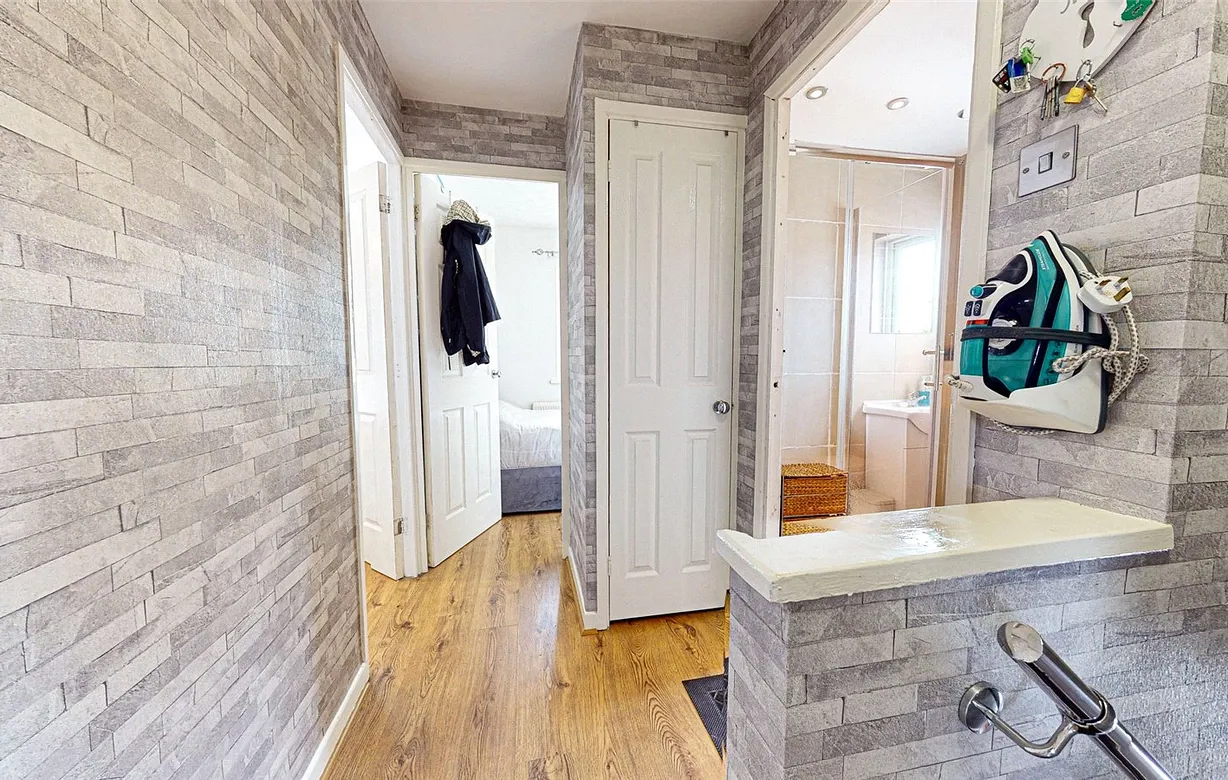 2 bedroom maisonette for sale - Bentley Hurst