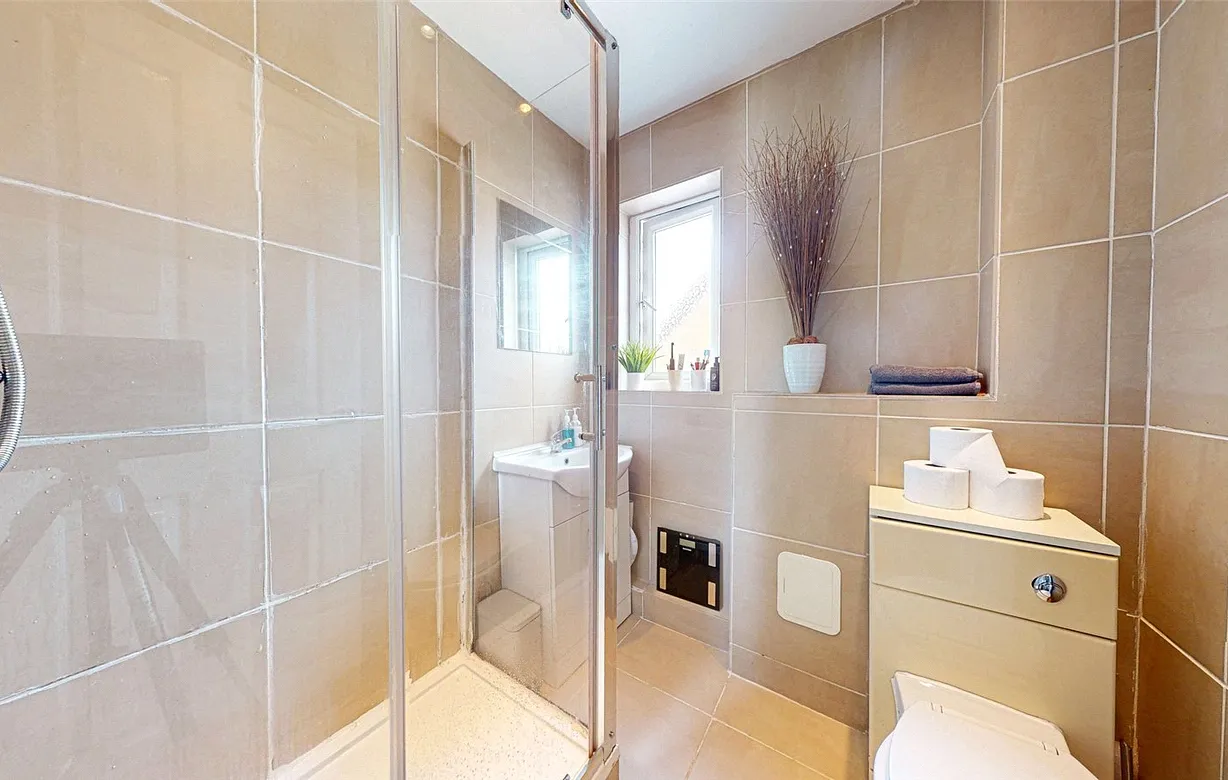 2 bedroom maisonette for sale - Bentley Hurst