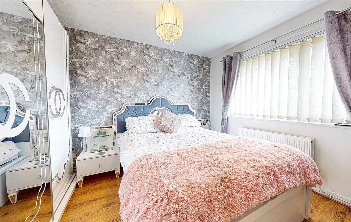 2 bedroom maisonette for sale - Bentley Hurst
