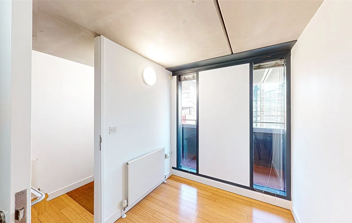 2 bedroom apartment to rent - Bentley Hurst