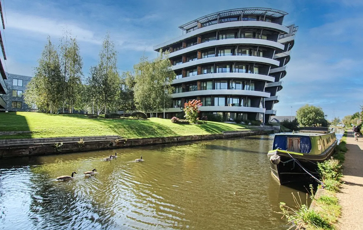 2 bedroom apartment to rent - Bentley Hurst