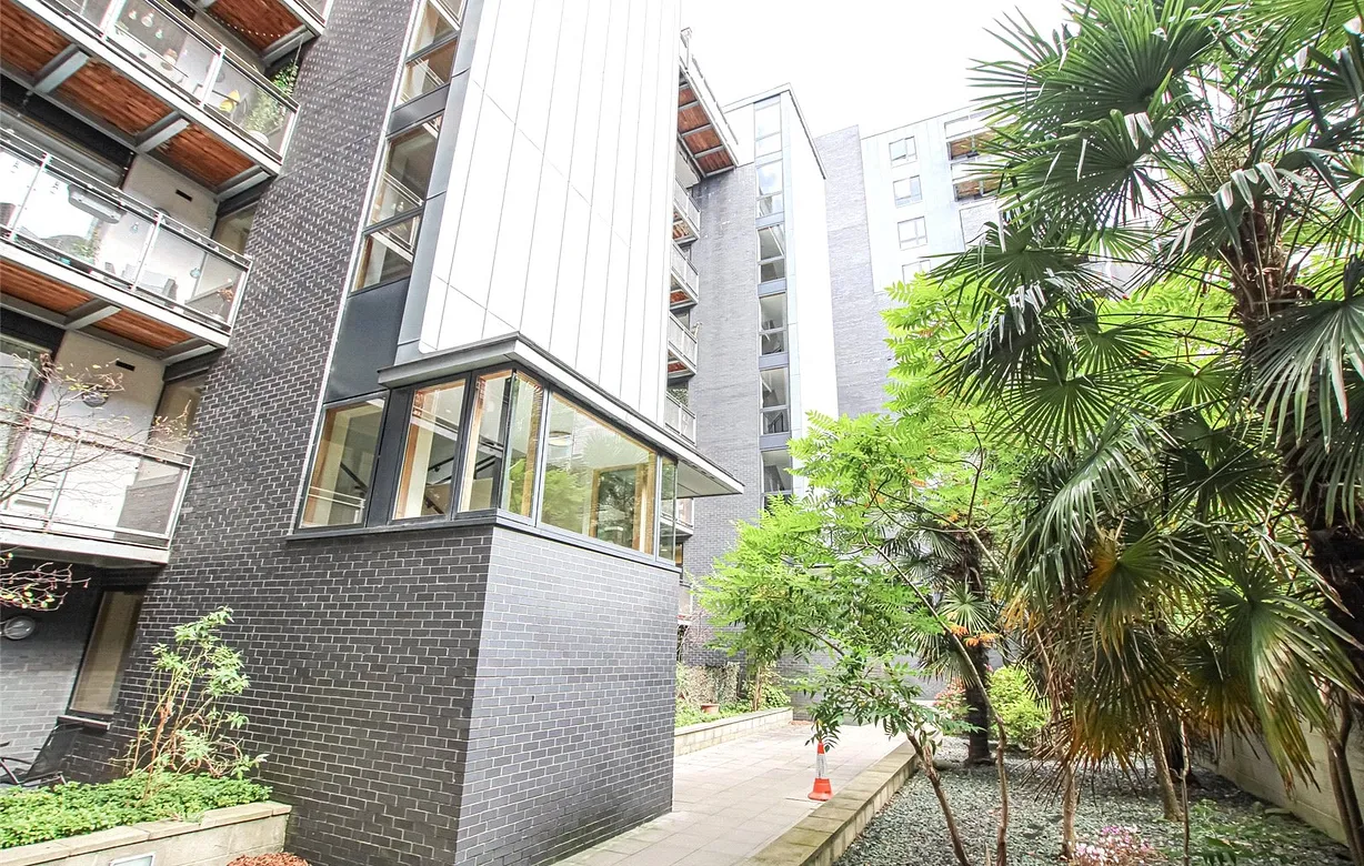 2 bedroom apartment for sale - Bentley Hurst