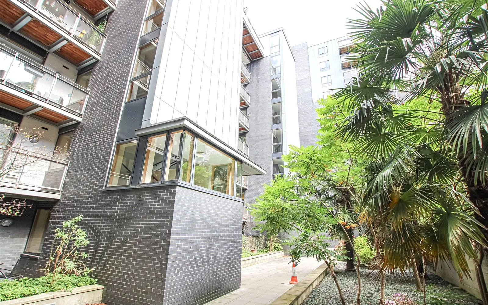 2 bedroom apartment for sale - Bentley Hurst