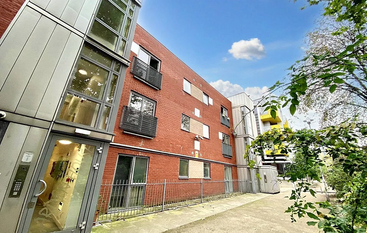 2 bedroom apartment for sale - Bentley Hurst