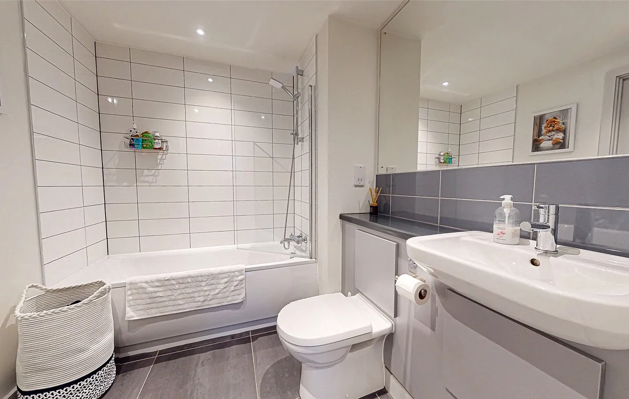 2 bedroom apartment for sale - Bentley Hurst