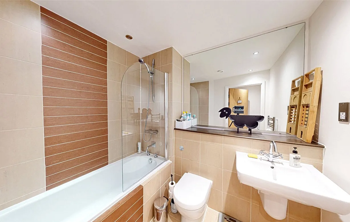 2 bedroom apartment to rent - Bentley Hurst