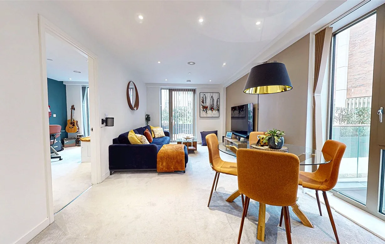 2 bedroom apartment for sale - Bentley Hurst
