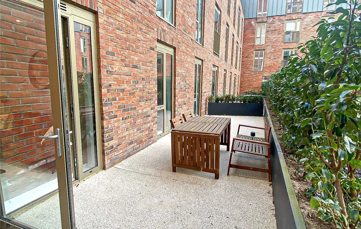 2 bedroom apartment for sale - Bentley Hurst