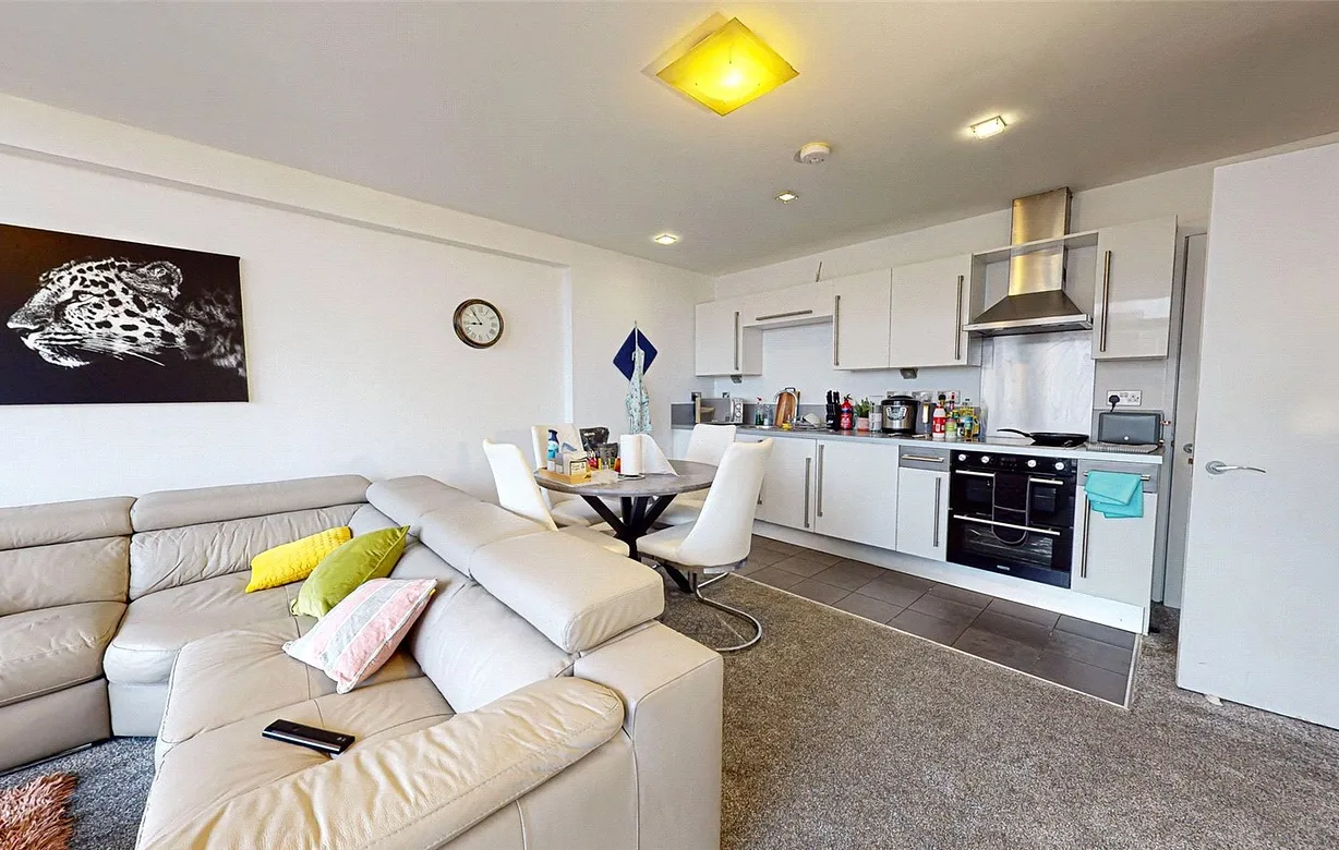 2 bedroom apartment for sale - Bentley Hurst