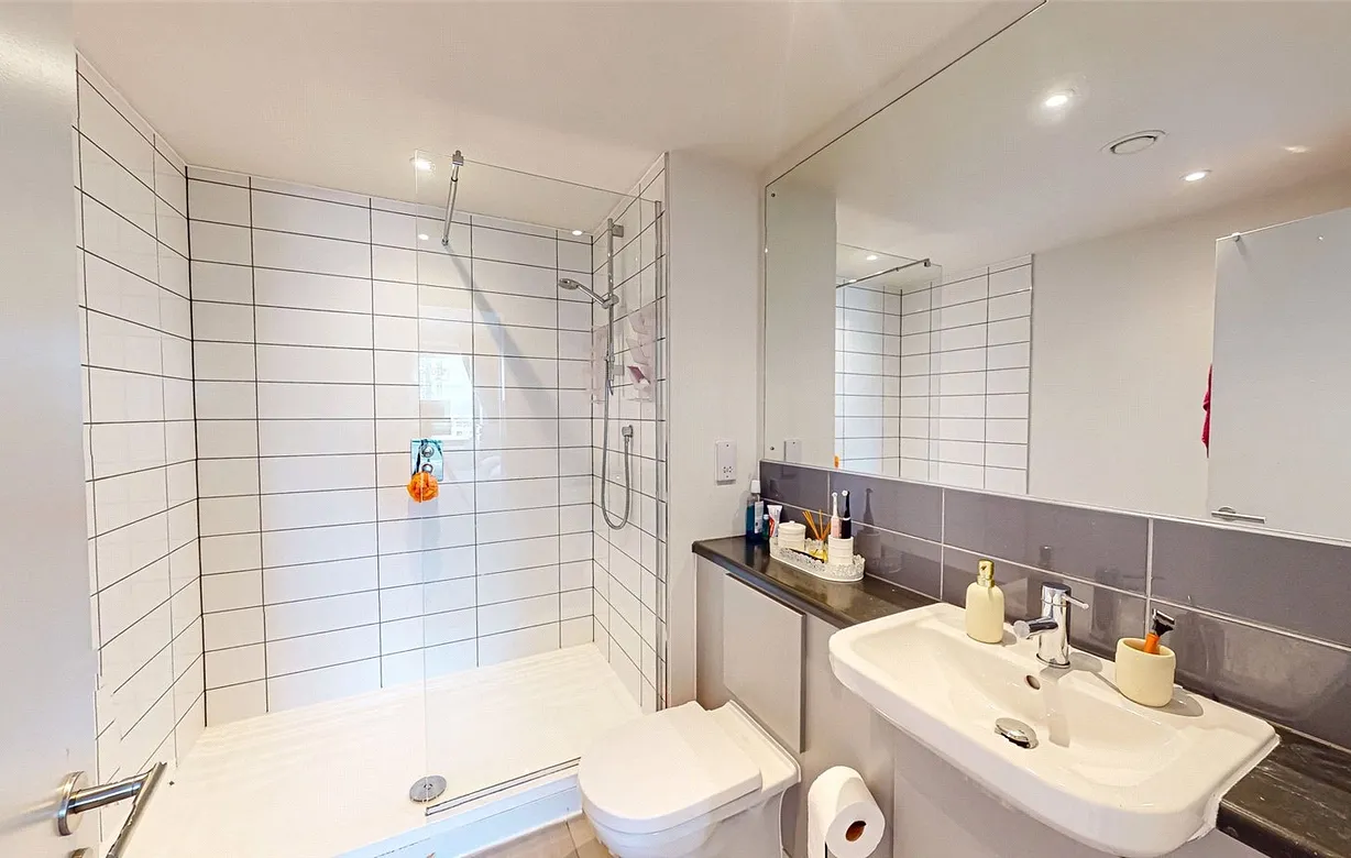 2 bedroom apartment to rent - Bentley Hurst