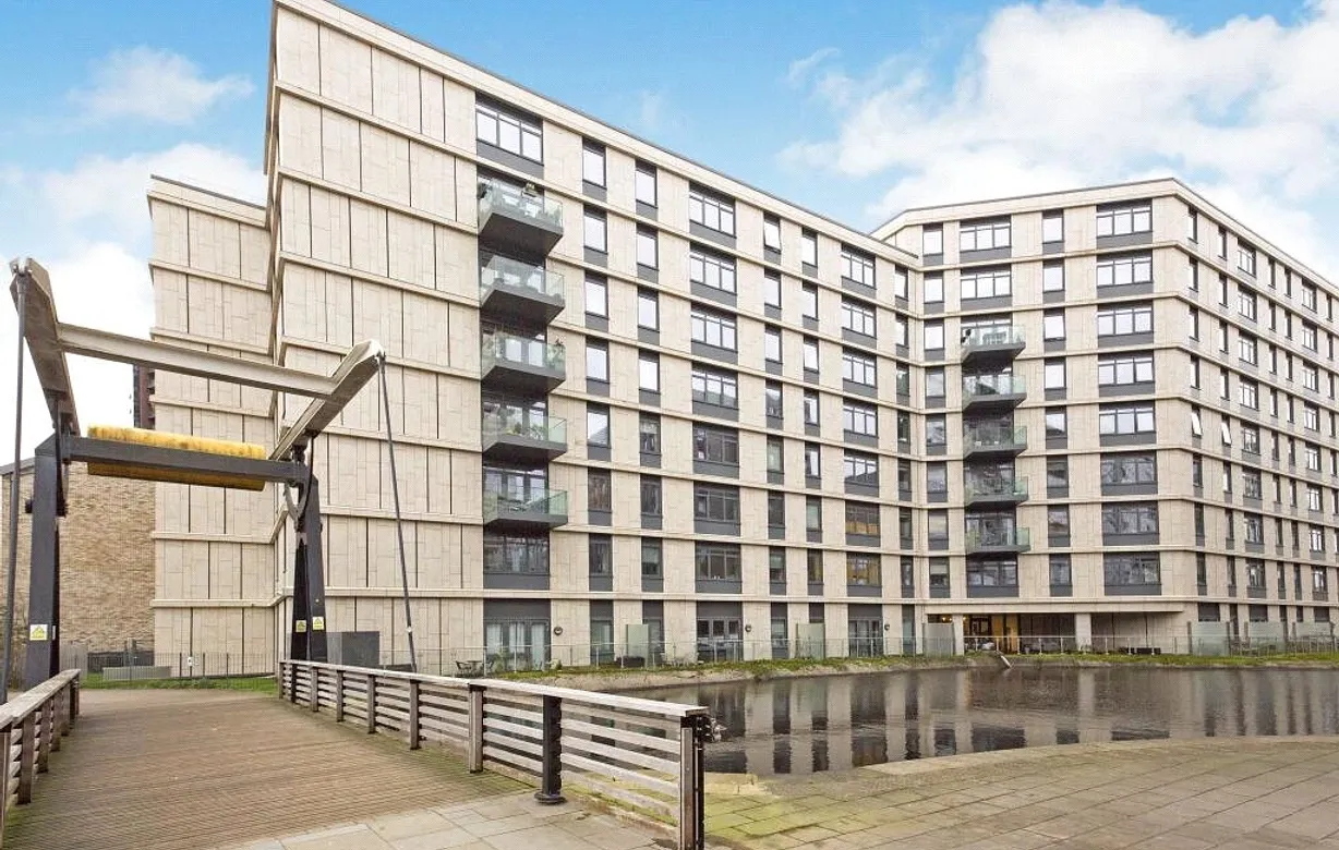 2 bedroom apartment to rent - Bentley Hurst