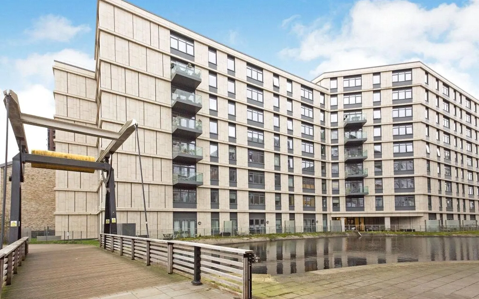 2 bedroom apartment to rent - Bentley Hurst