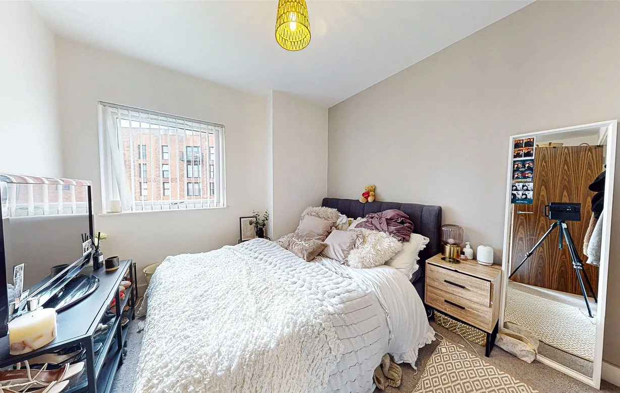 3 bedroom apartment for sale - Bentley Hurst