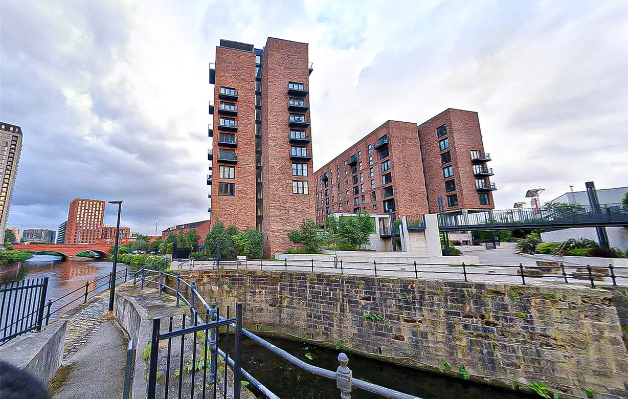 3 bedroom apartment for sale - Bentley Hurst