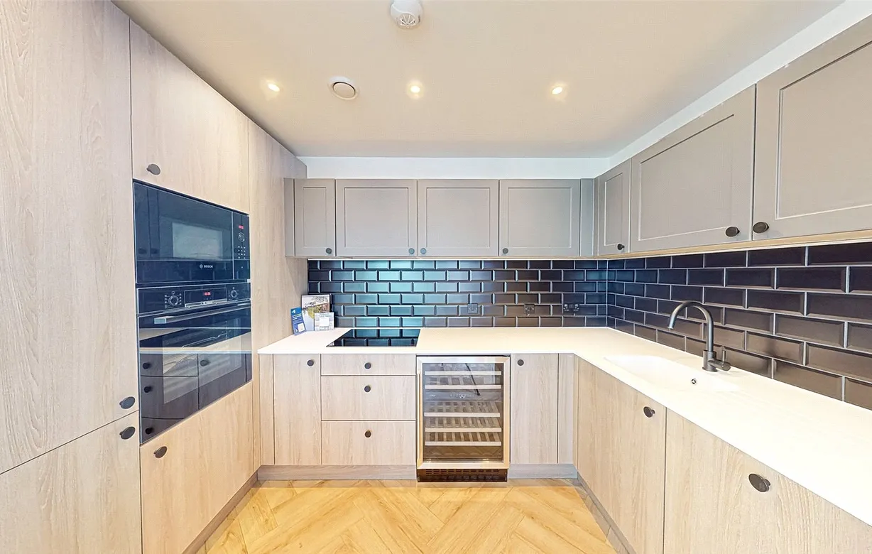 2 bedroom apartment to rent - Bentley Hurst