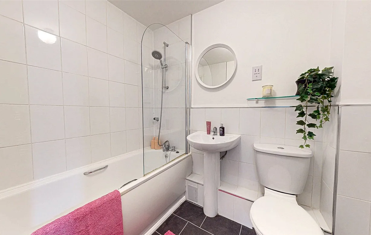 2 bedroom apartment for sale - Bentley Hurst