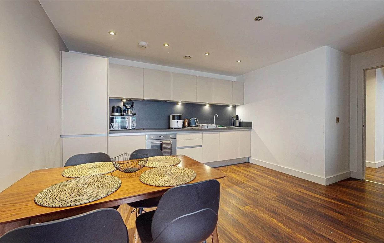 2 bedroom apartment for sale - Bentley Hurst