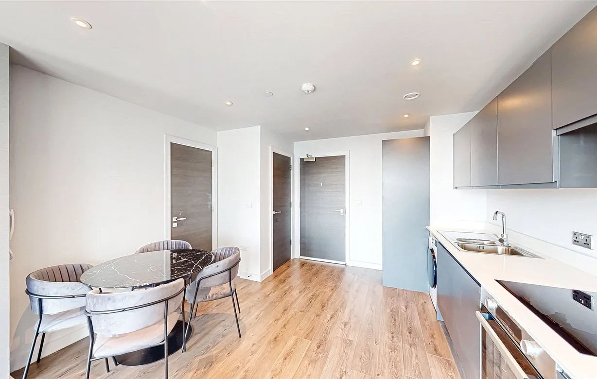 2 bedroom apartment to rent - Bentley Hurst