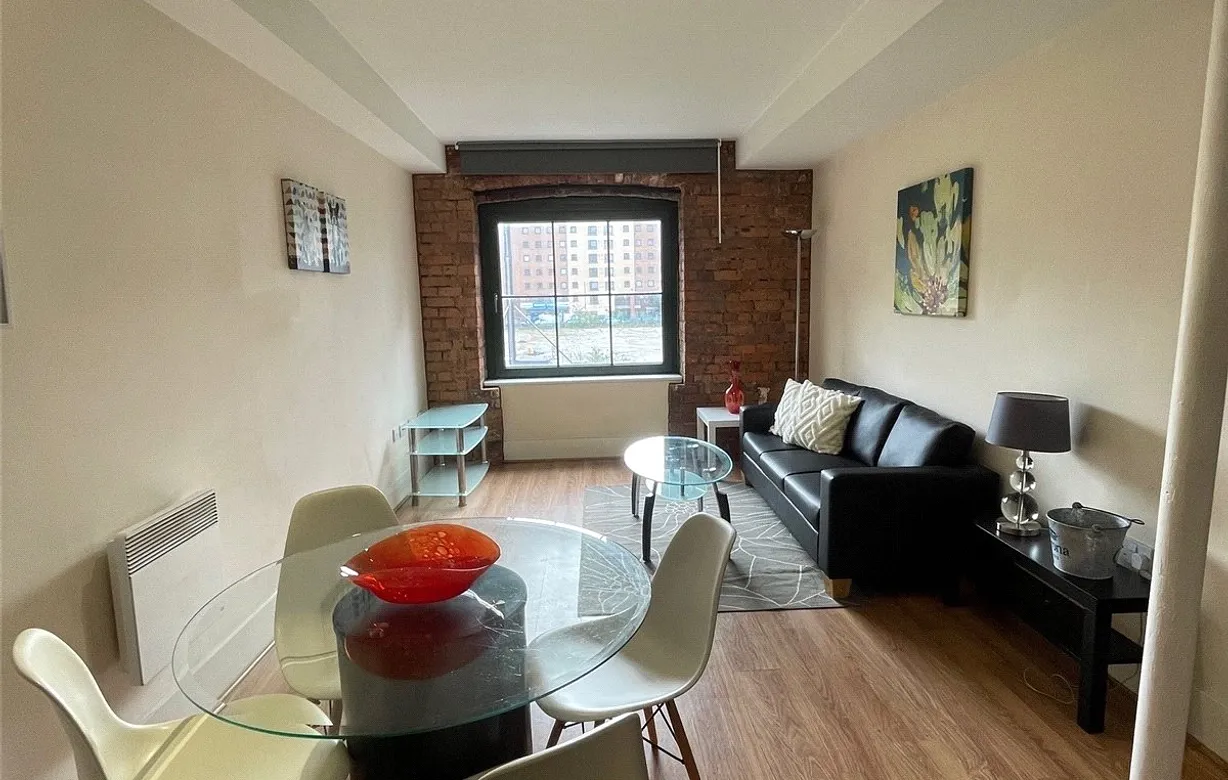 2 bedroom apartment to rent - Bentley Hurst