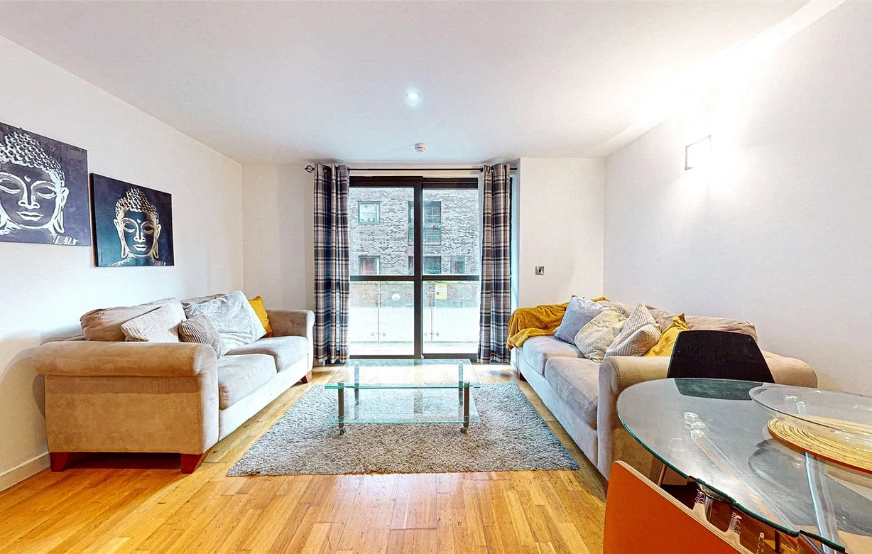 2 bedroom apartment to rent - Bentley Hurst