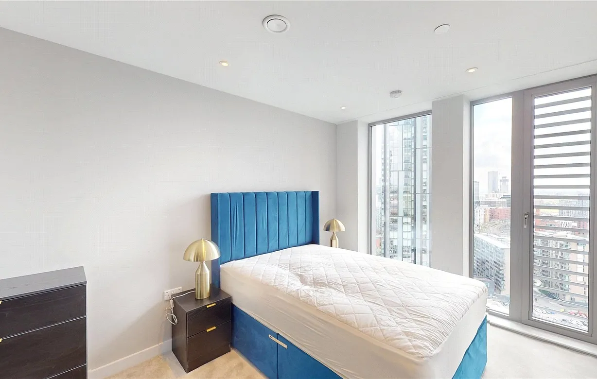 2 bedroom apartment to rent - Bentley Hurst